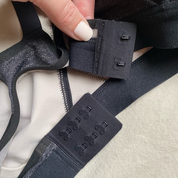 EUC Lululemon Awake to Lace Black & Barely Beige Bra Athletic Size 32D RARE - Picture 4 of 7